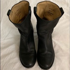 Frye ankle boot . Size. 8/12  black